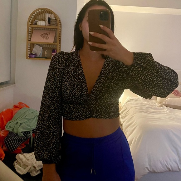 5/25$ 🌟 Long Sleeve Print Crop Blouse - Picture 5 of 7